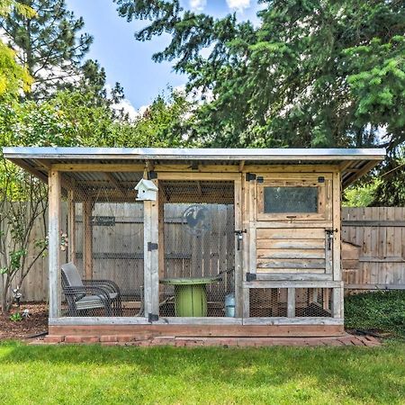 Central Medford Family Retreat With Large Yard! Exterior photo