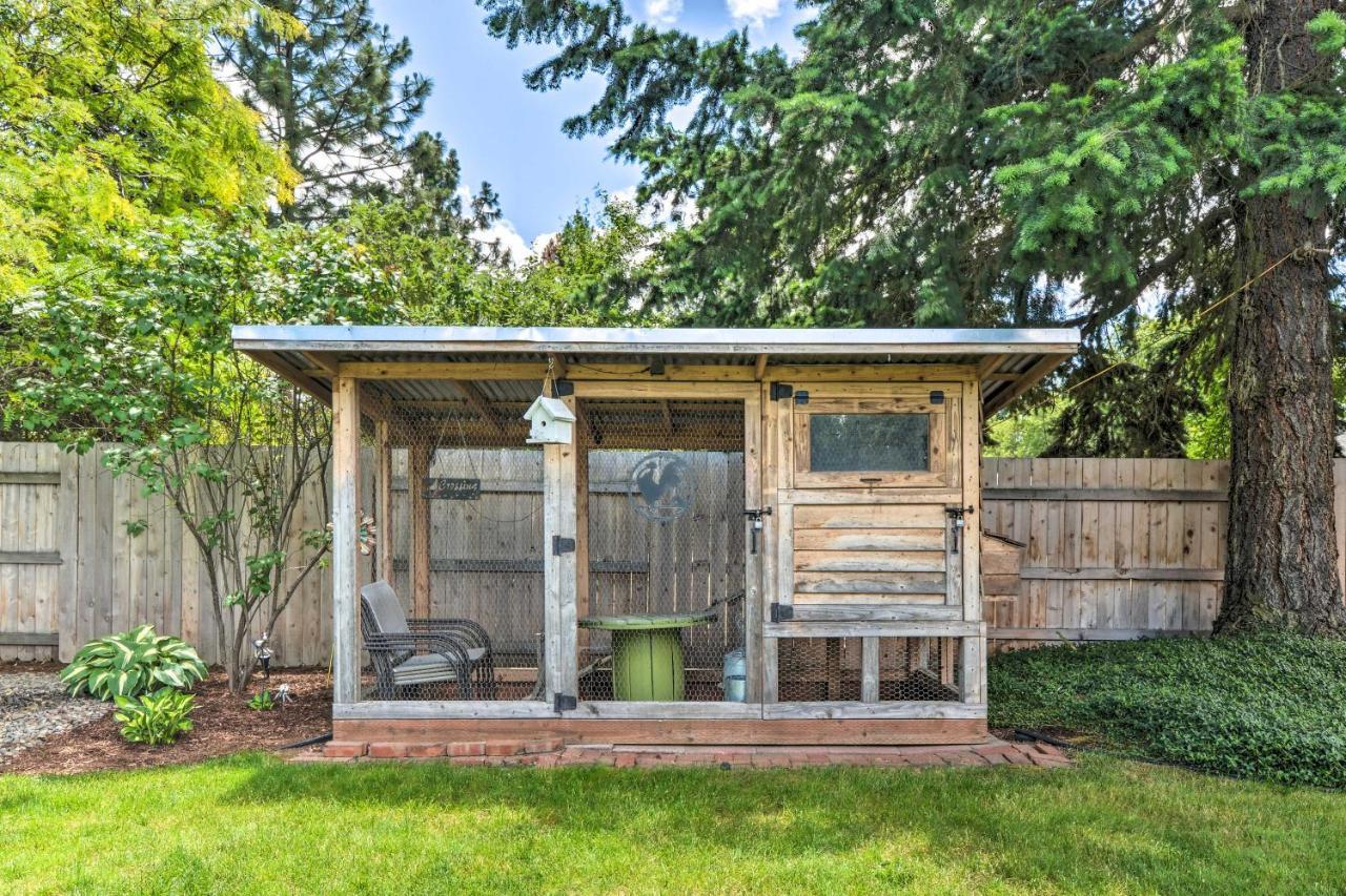 Central Medford Family Retreat With Large Yard! Exterior photo